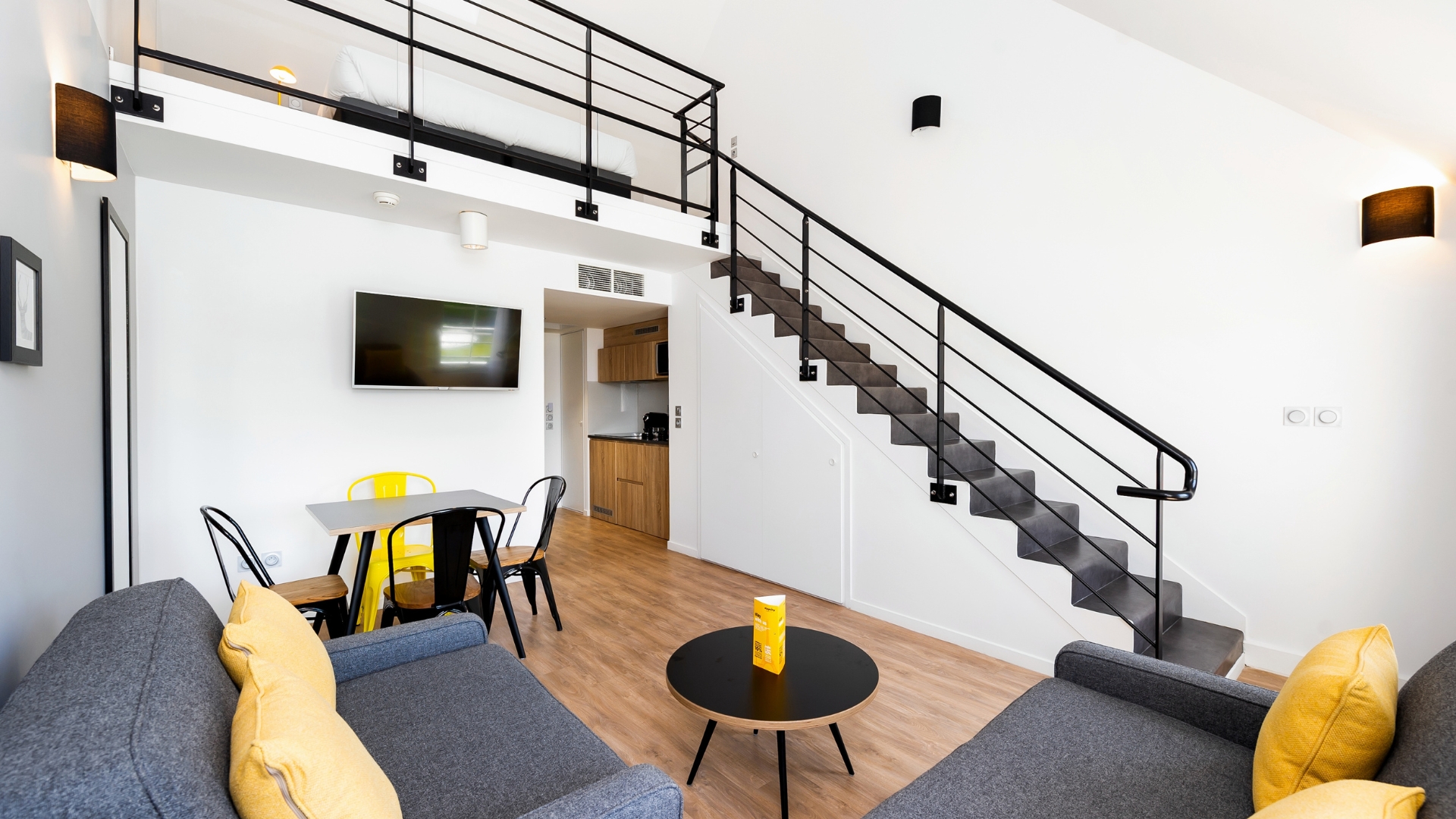 StayCity Aparthotel