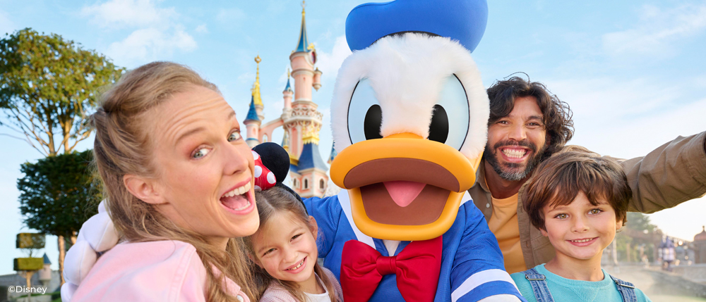 Guests With Donald Duck, Disneyland® Park
